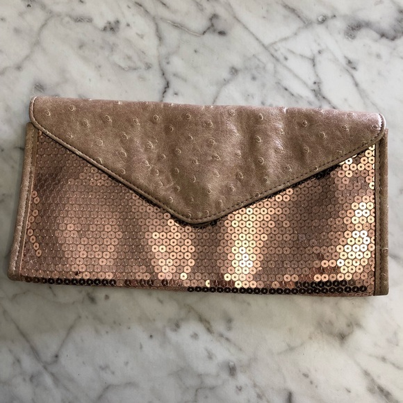 Nude/rose gold sequined clutch - Picture 1 of 4